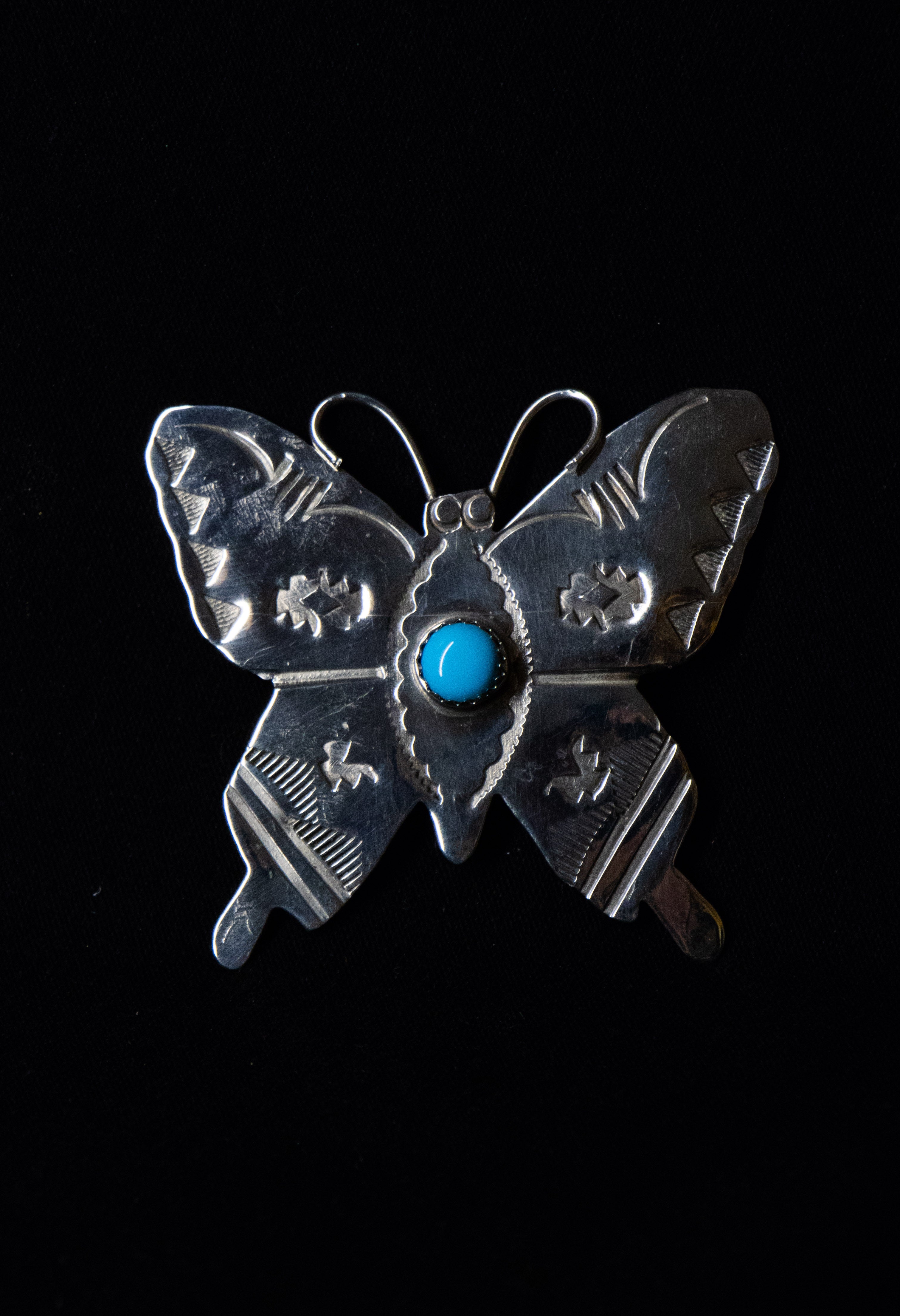 ラリースミス BUTTERFLY PIN (TURQUOISE) Larry Smith Turquoise Butterfly Pin – BROGUE